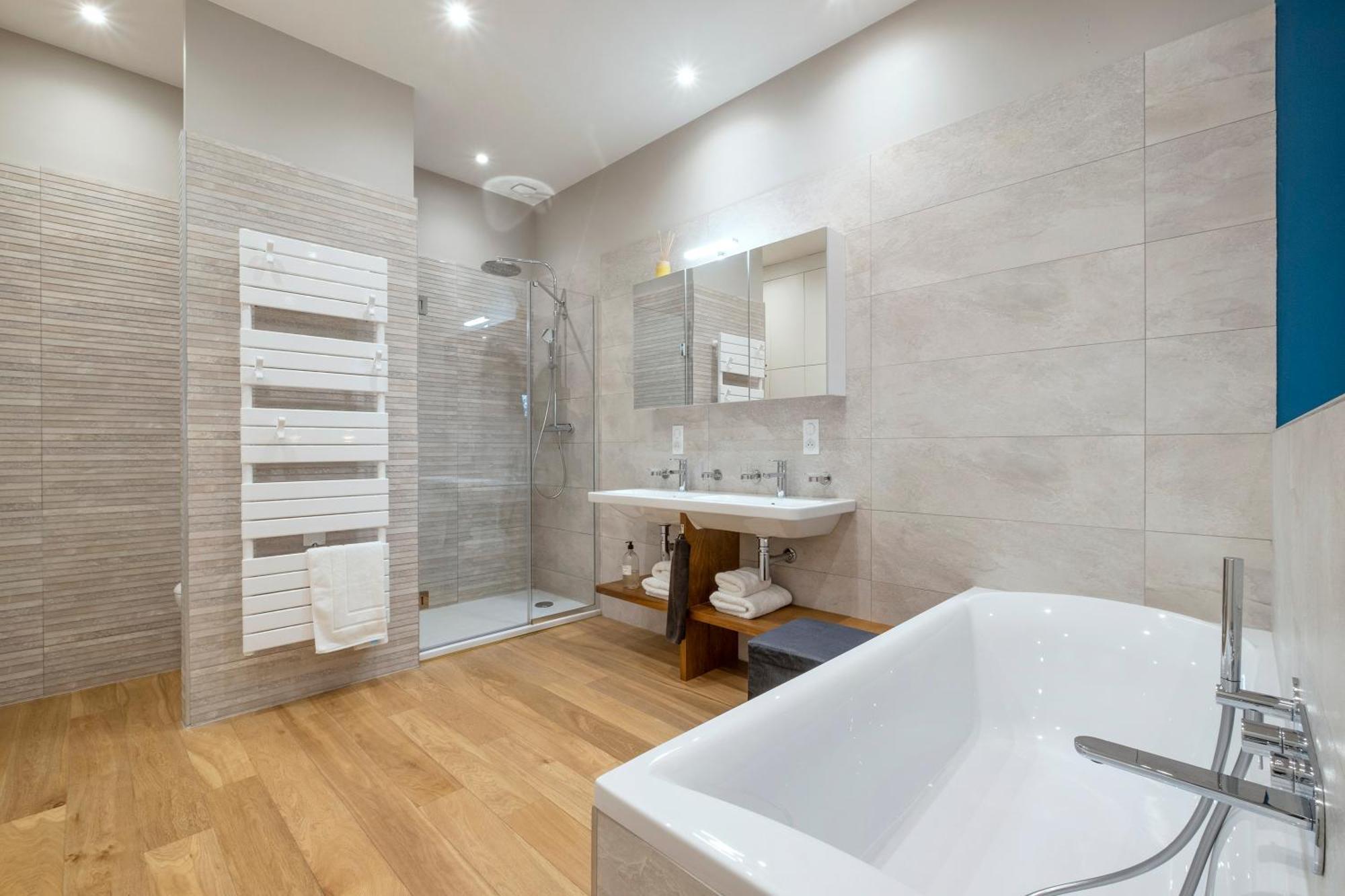 Escale Rochelaise B&B, Spa Bain Nordique Et Sauna Tonneau 라로셸 외부 사진